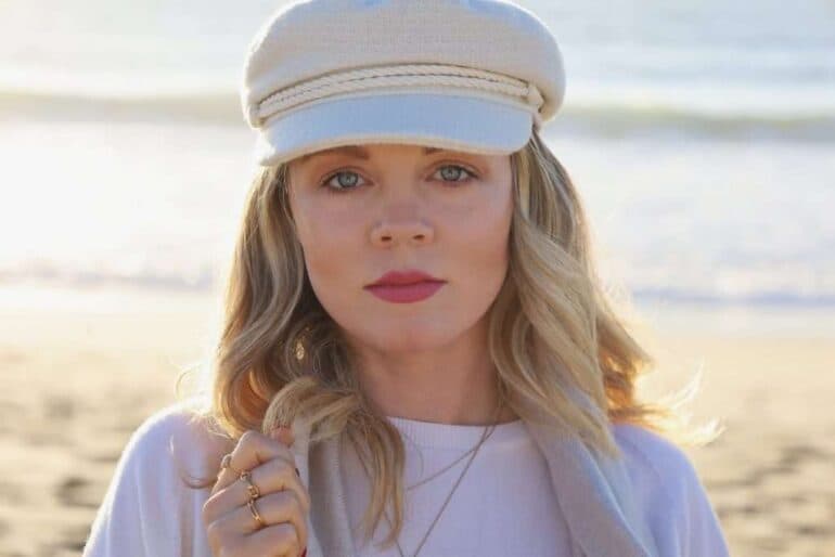 Sarah Reeves Lança Vídeo Oficial da Letra de ‘More Than Enough’